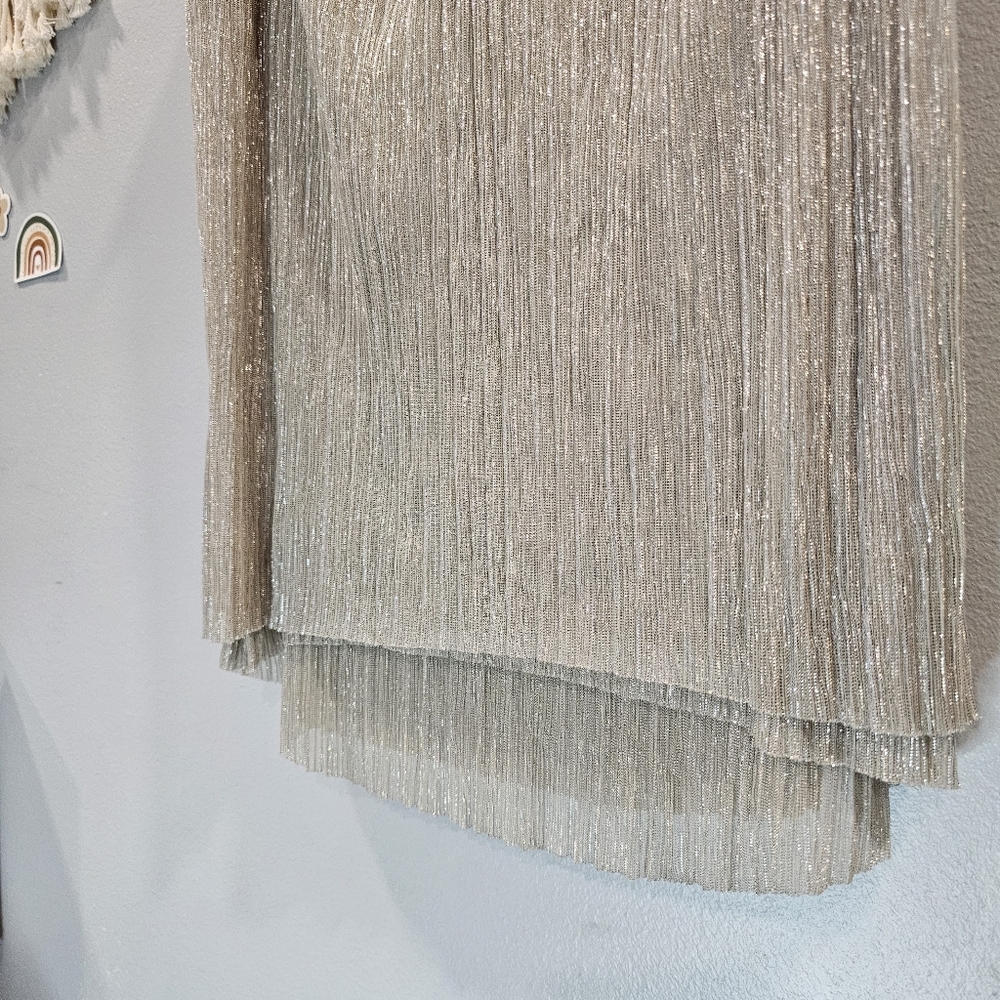 Anthropology shimmer smocked tank - Picture 3 of 16